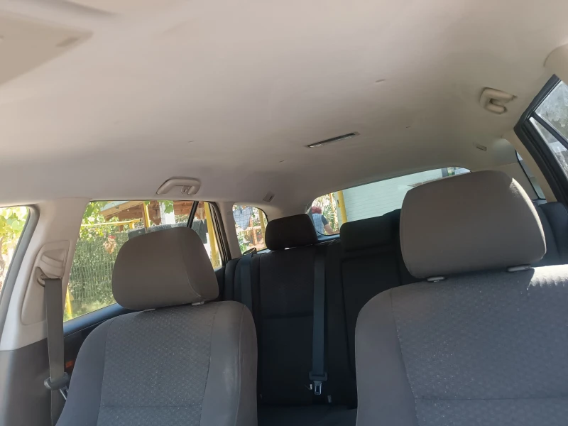 Toyota Avensis, снимка 12 - Автомобили и джипове - 52976537