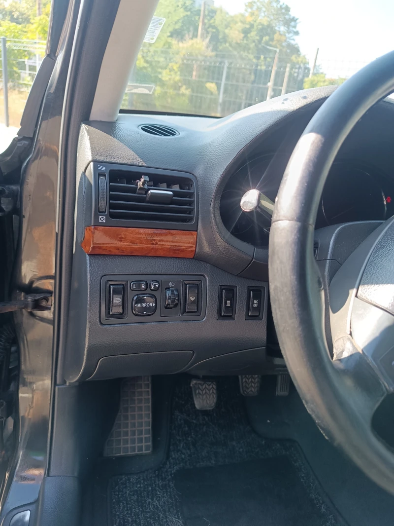 Toyota Avensis, снимка 10 - Автомобили и джипове - 52976537