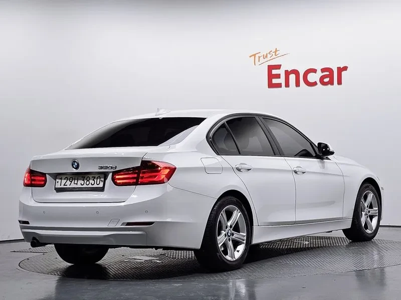 BMW 320 d - САМО 30% АВАНС, снимка 2 - Автомобили и джипове - 56016326