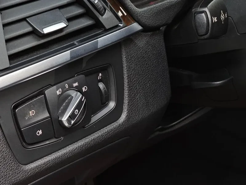 BMW 320 d - САМО 30% АВАНС, снимка 14 - Автомобили и джипове - 56016326
