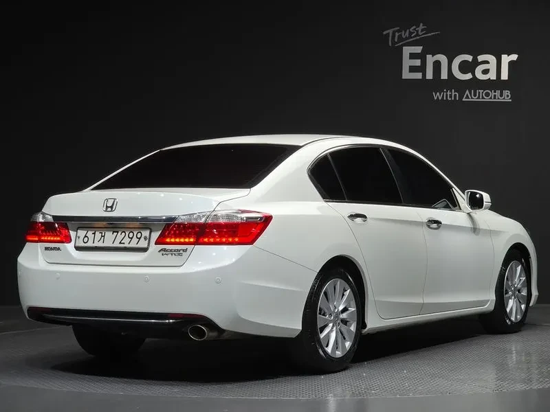 Honda Accord 2.4 9Th Generation, снимка 4 - Автомобили и джипове - 56020578