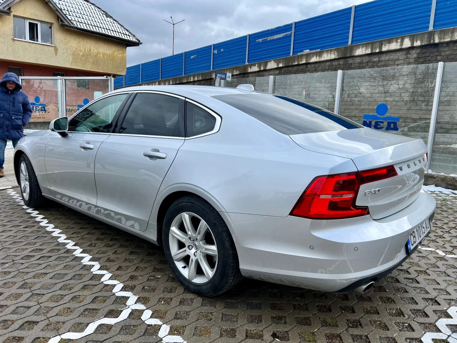 Volvo S90 D4 Momentum - изображение 2