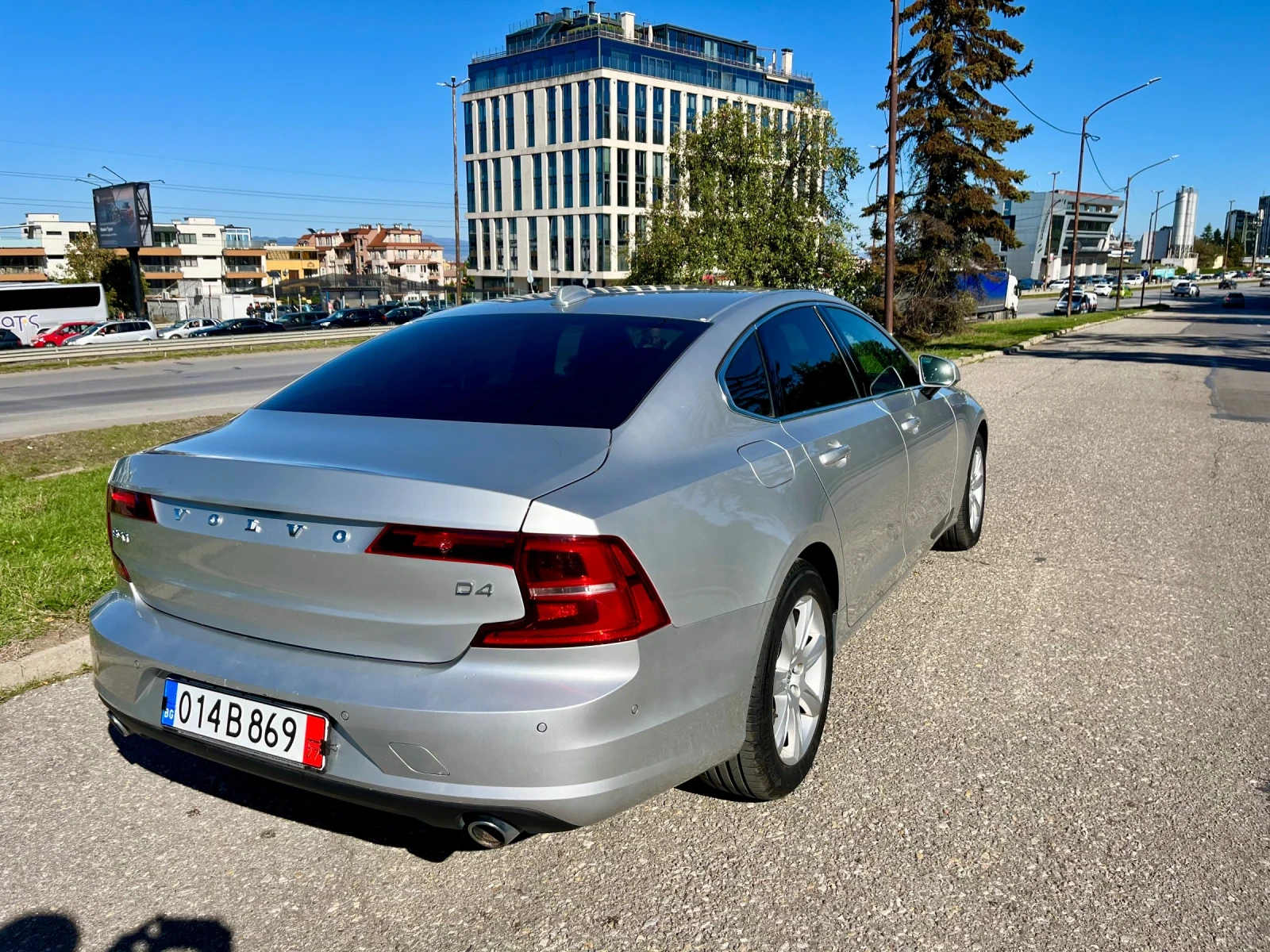 Volvo S90 D4 Momentum - изображение 7