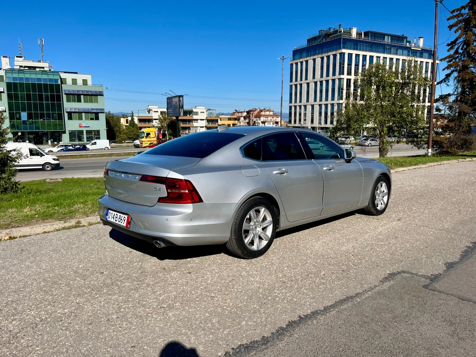 Volvo S90 D4 Momentum - изображение 3