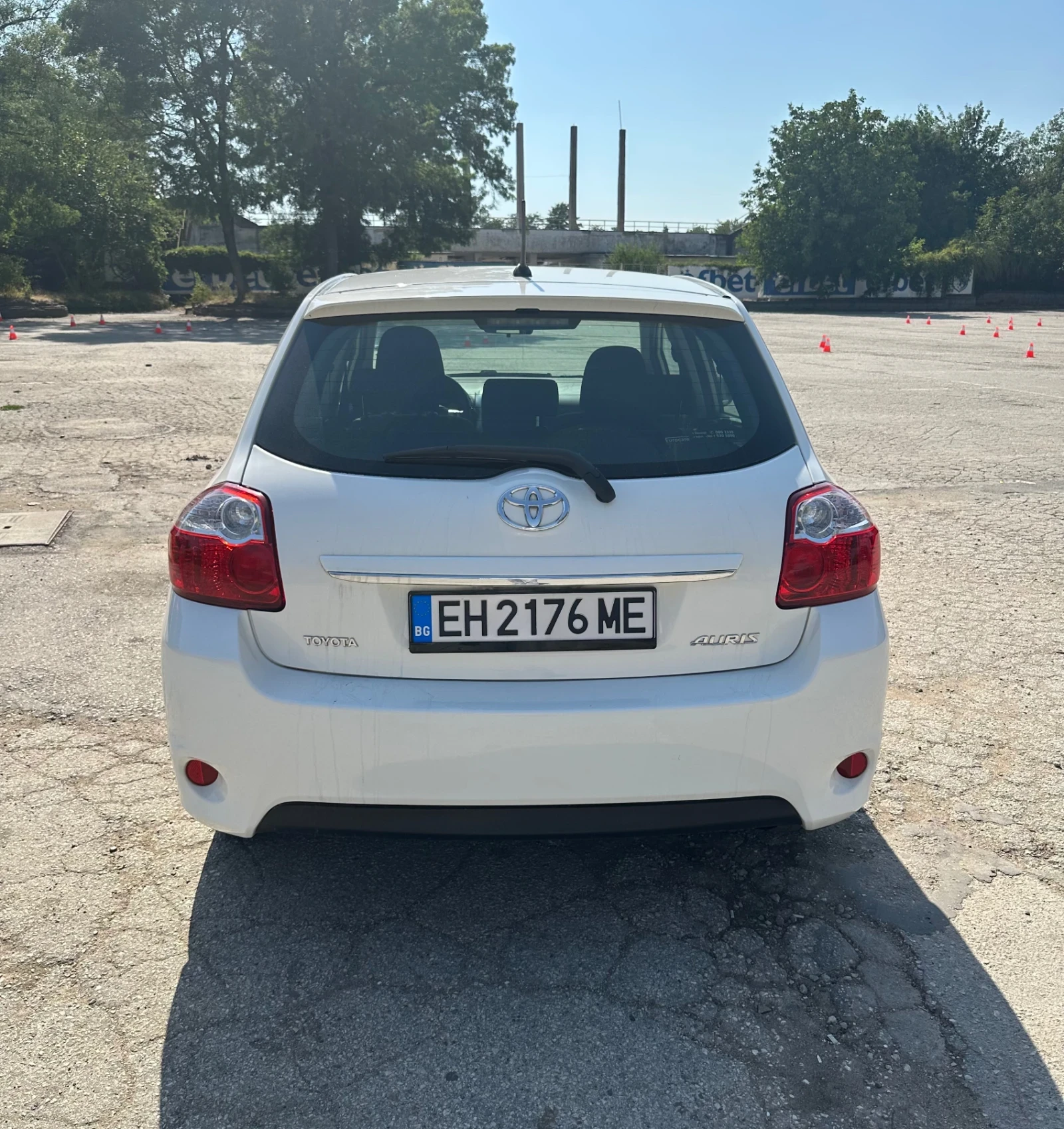 Toyota Auris 1.33 VVT-I 99kc 6 скорости - изображение 8