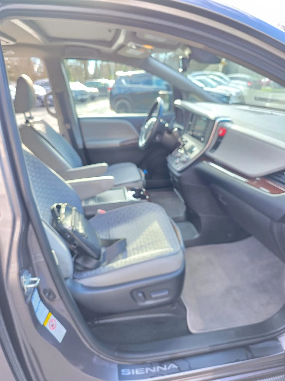 Toyota Sienna, снимка 9 - Автомобили и джипове - 53718389