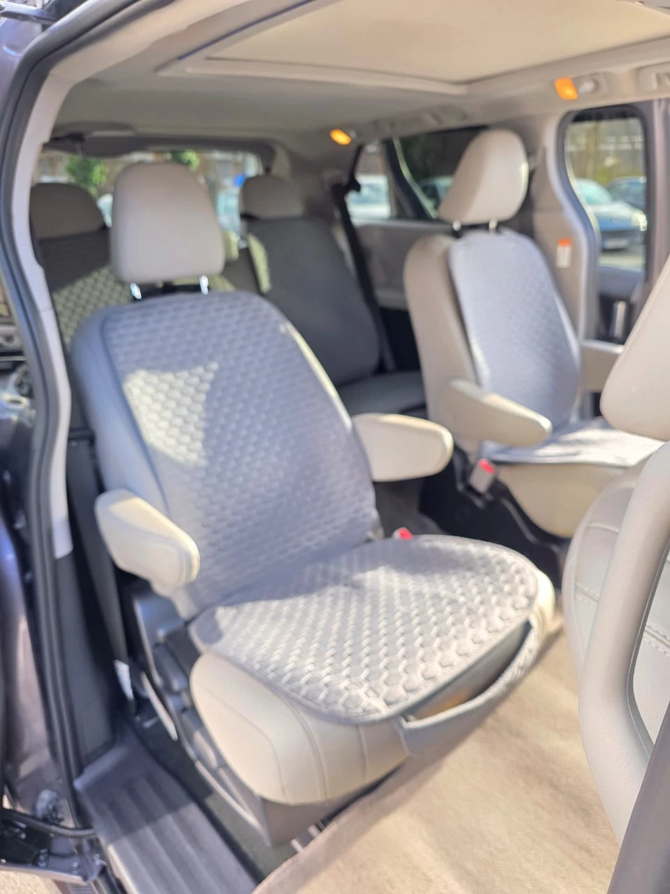 Toyota Sienna, снимка 6 - Автомобили и джипове - 53718389