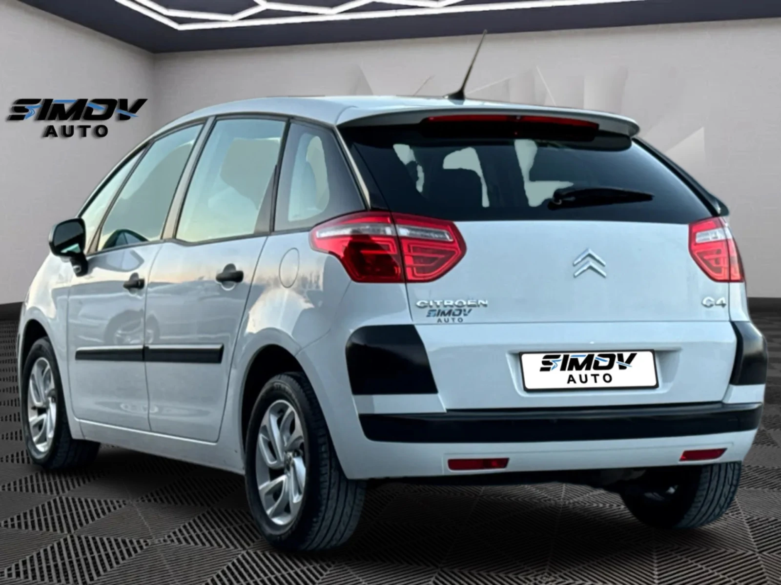 Citroen Grand C4 Picasso 2.0i 140КС. АВТОМАТИК КЛИМАТРОНИК РЕГИСТРИРАНА, снимка 4 - Автомобили и джипове - 53809278