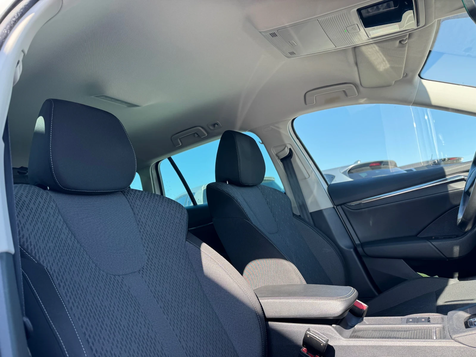 Skoda Octavia HUD / LED / Camera / Virtual Cockpit, снимка 11 - Автомобили и джипове - 54319558