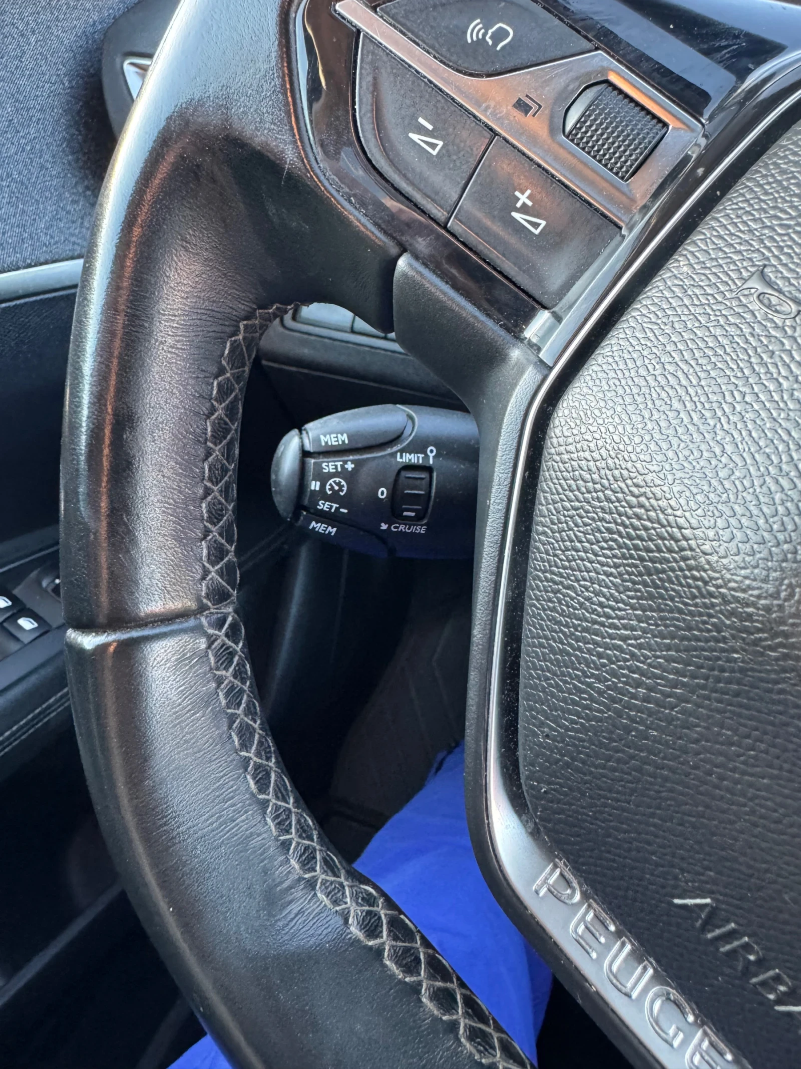 Peugeot 3008 Allure, снимка 8 - Автомобили и джипове - 54346252