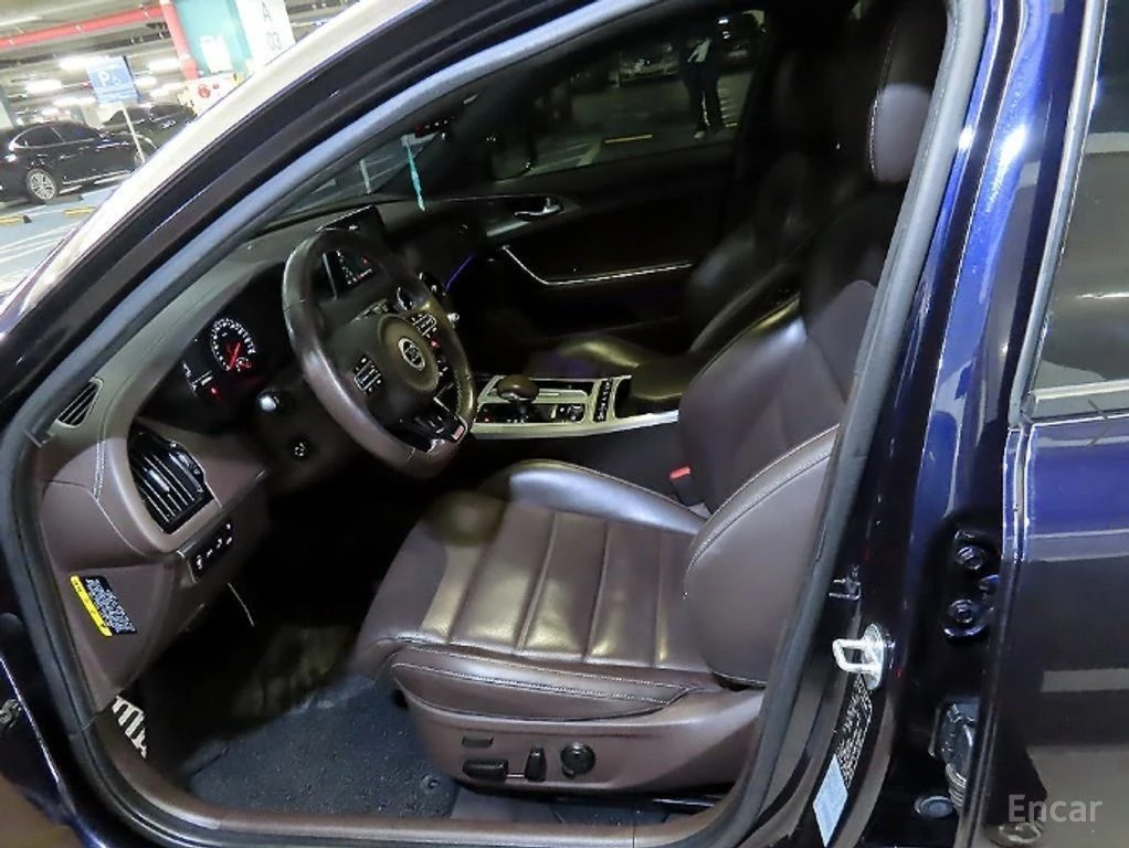 Kia Stinger GT* TURBO* AWD* ХЕДЪП* ОБДУХВАНЕ* 360КАМЕРА* LANE*, снимка 13 - Автомобили и джипове - 54630125