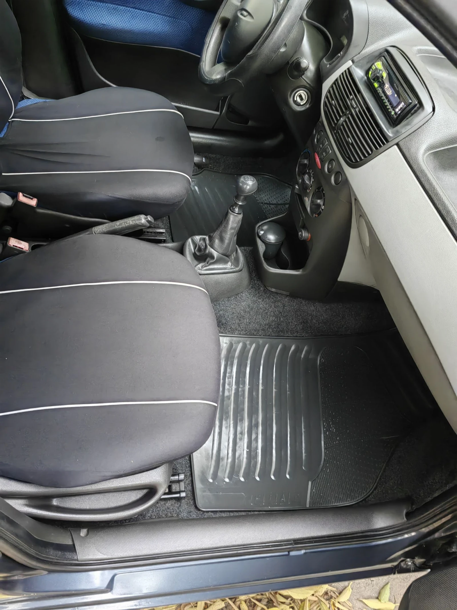 Fiat Punto 1.2, снимка 8 - Автомобили и джипове - 54693169