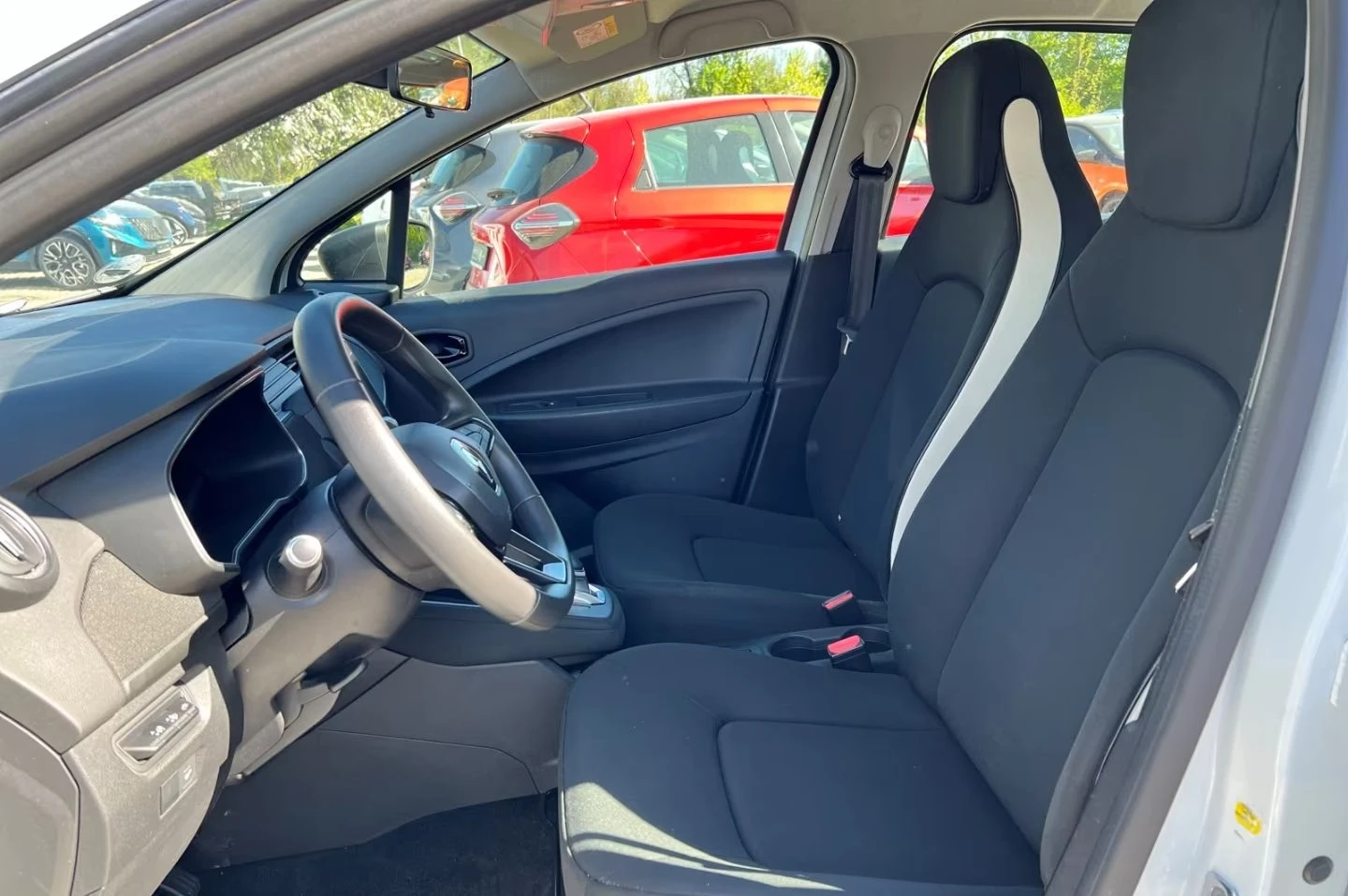 Renault Zoe Life ZE50 /110HP/SOH-93%/Гаранция/CARPLAY, снимка 7 - Автомобили и джипове - 54870396
