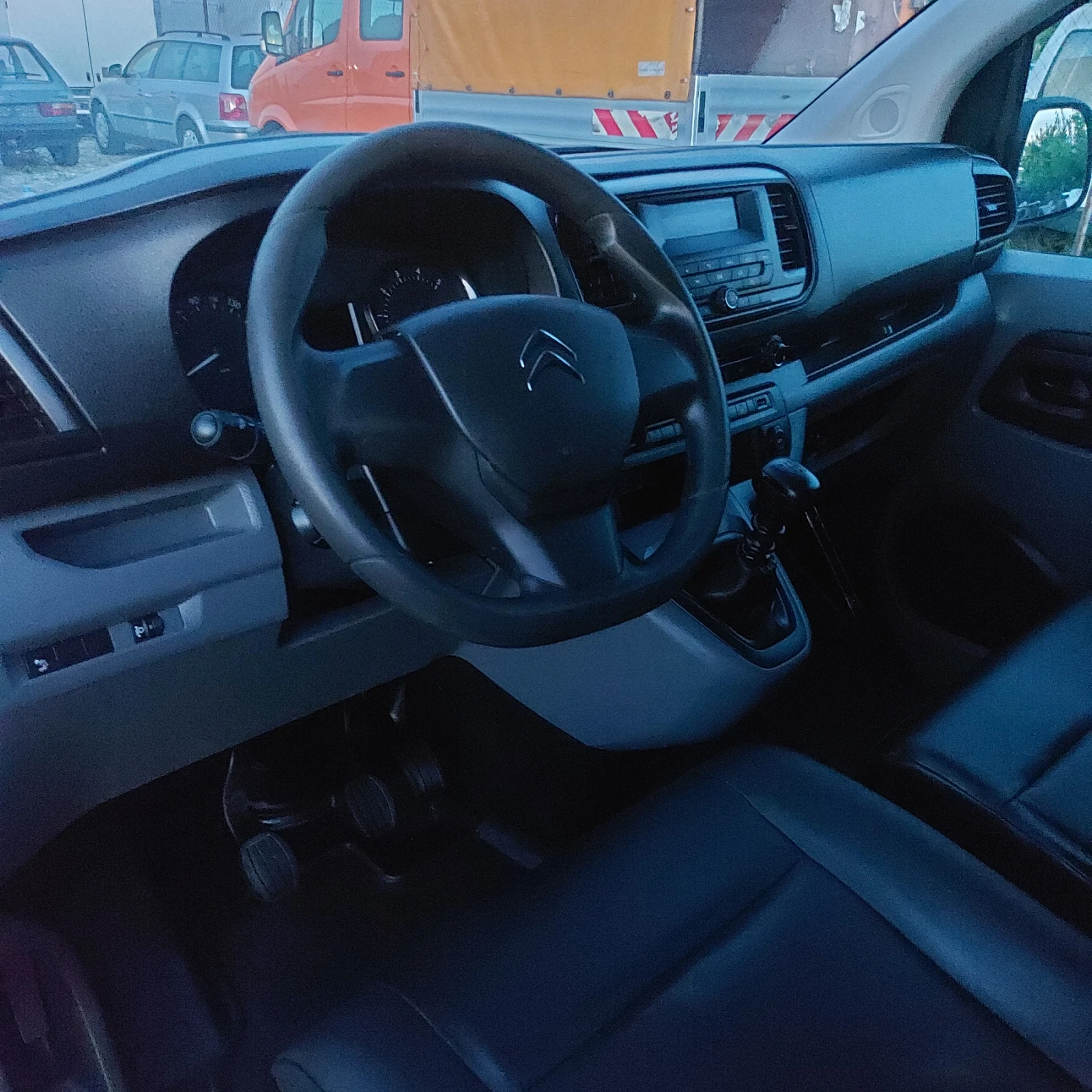 Citroen Jumpy хладилен с климатик, снимка 11 - Автомобили и джипове - 54983661
