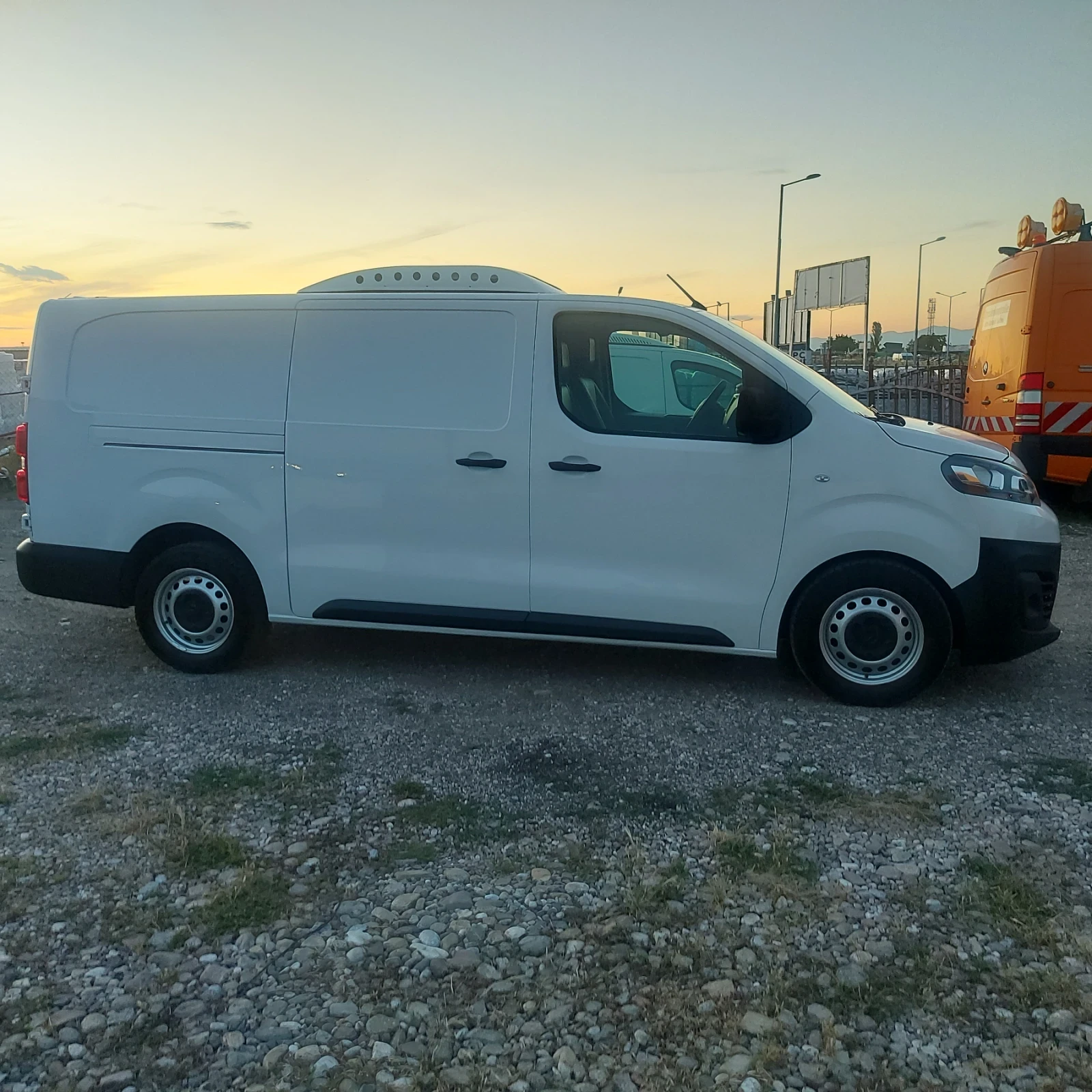 Citroen Jumpy хладилен с климатик, снимка 3 - Автомобили и джипове - 54983661