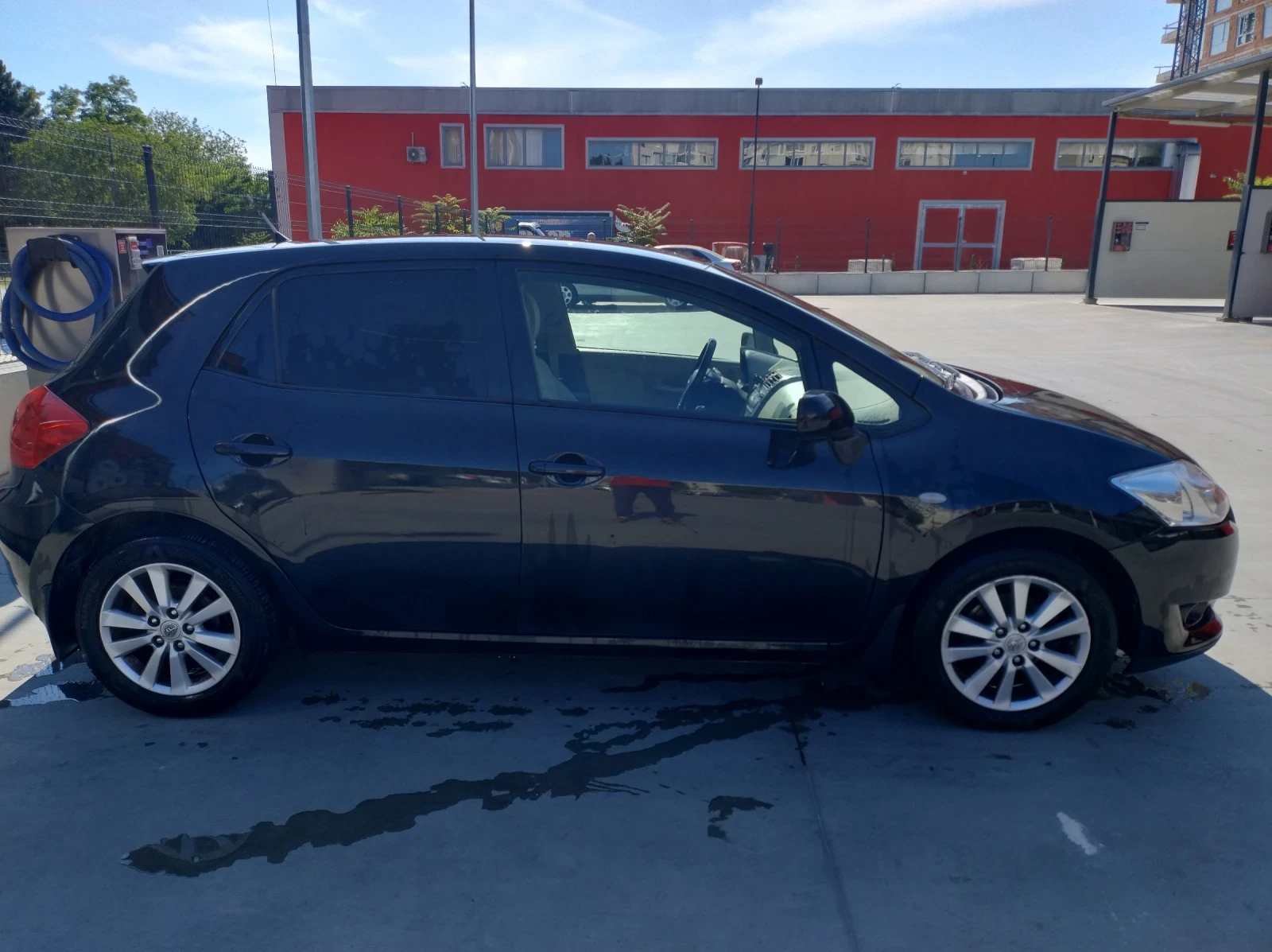 Toyota Auris, снимка 4 - Автомобили и джипове - 55013406