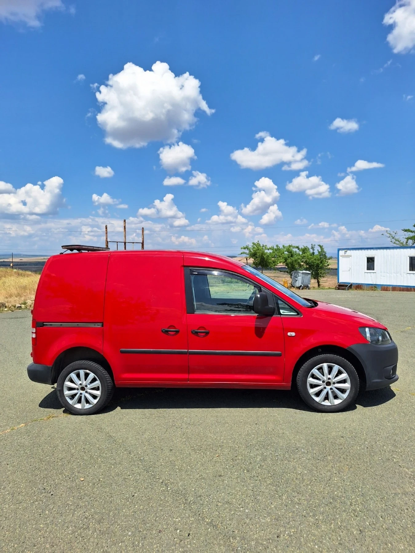 VW Caddy 2.0 TDI 103 к.с. Automatic, снимка 17 - Автомобили и джипове - 55324457