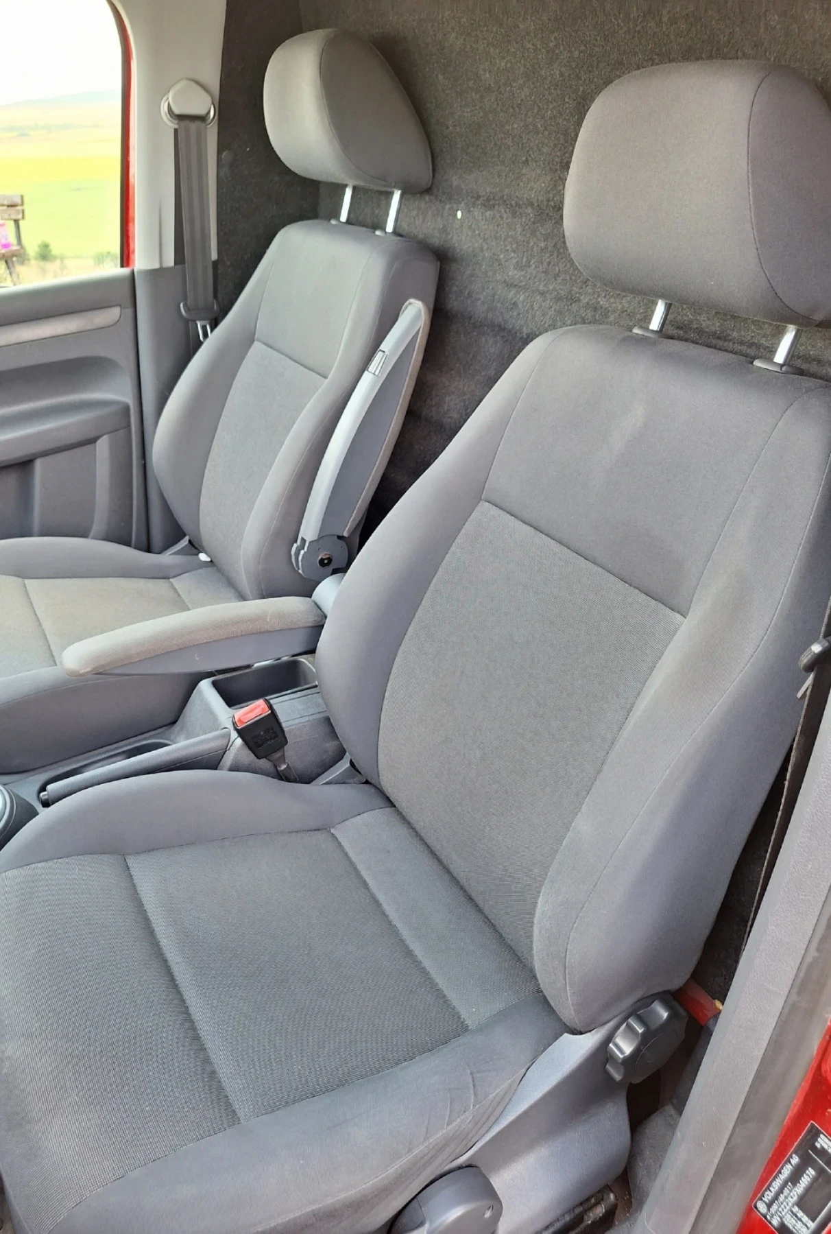 VW Caddy 2.0 TDI 103 к.с. Automatic, снимка 14 - Автомобили и джипове - 55324457