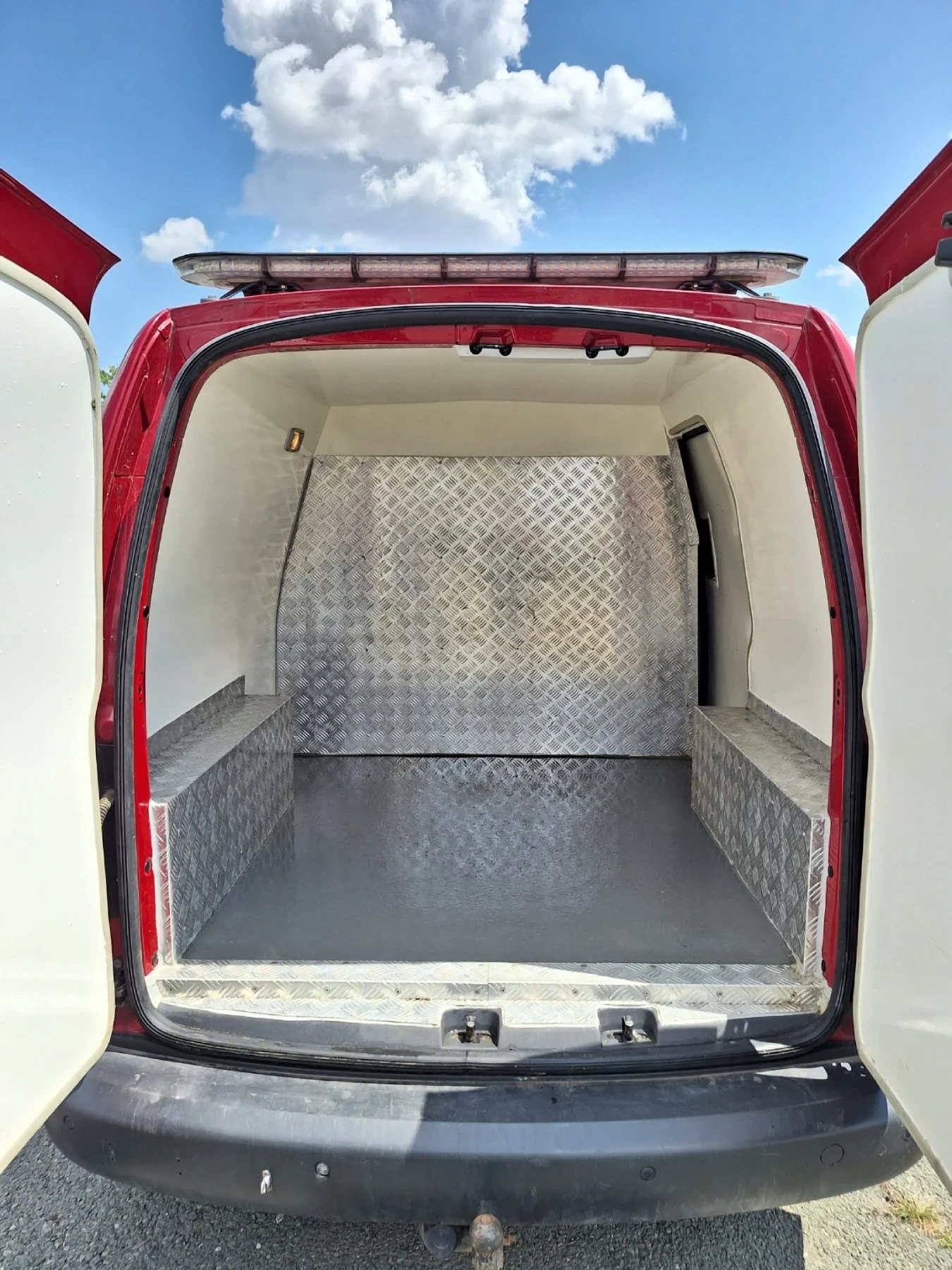 VW Caddy 2.0 TDI 103 к.с. Automatic, снимка 5 - Автомобили и джипове - 55324457
