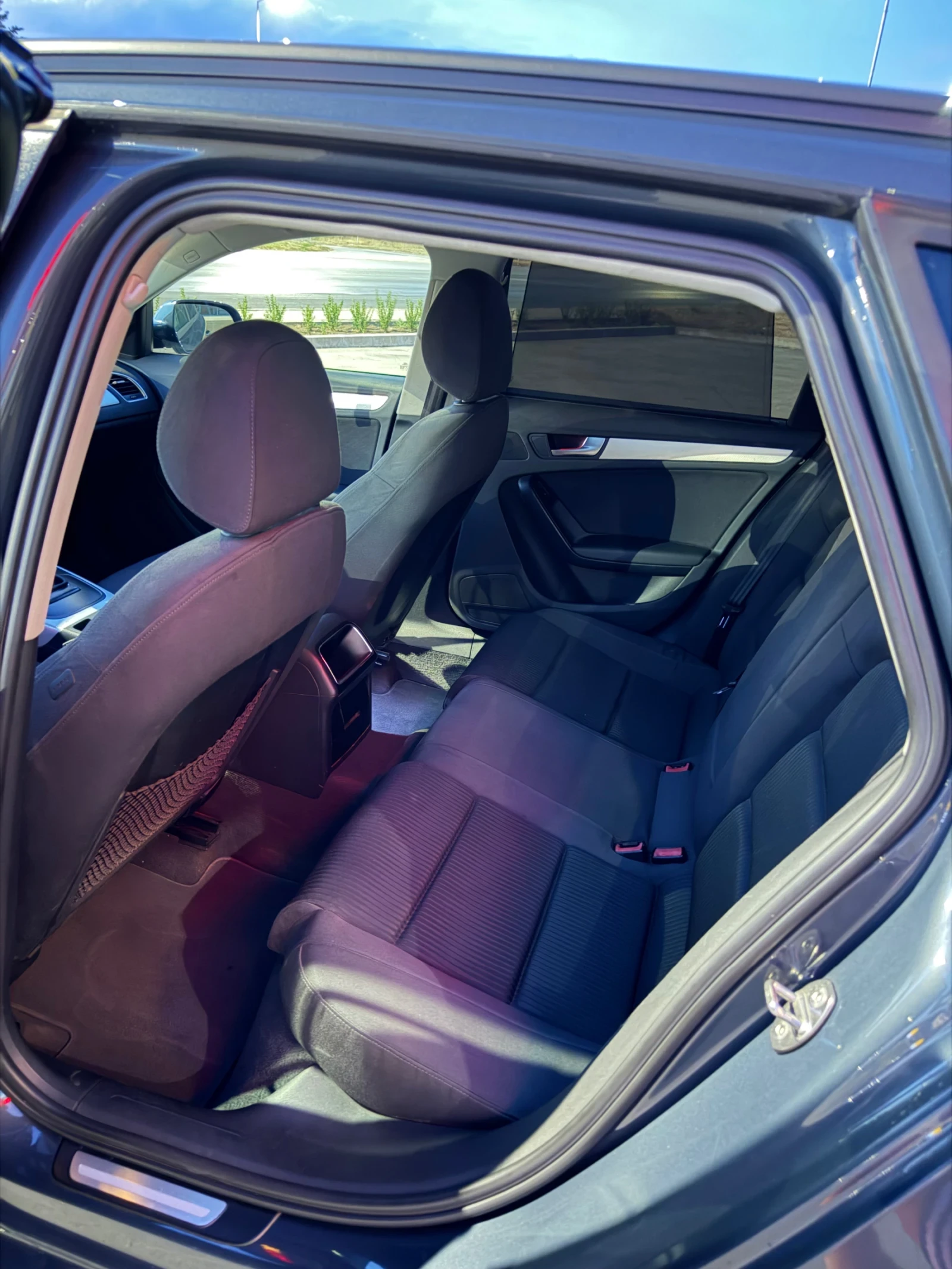 Audi A4 2.0 TDI, снимка 5 - Автомобили и джипове - 55943754