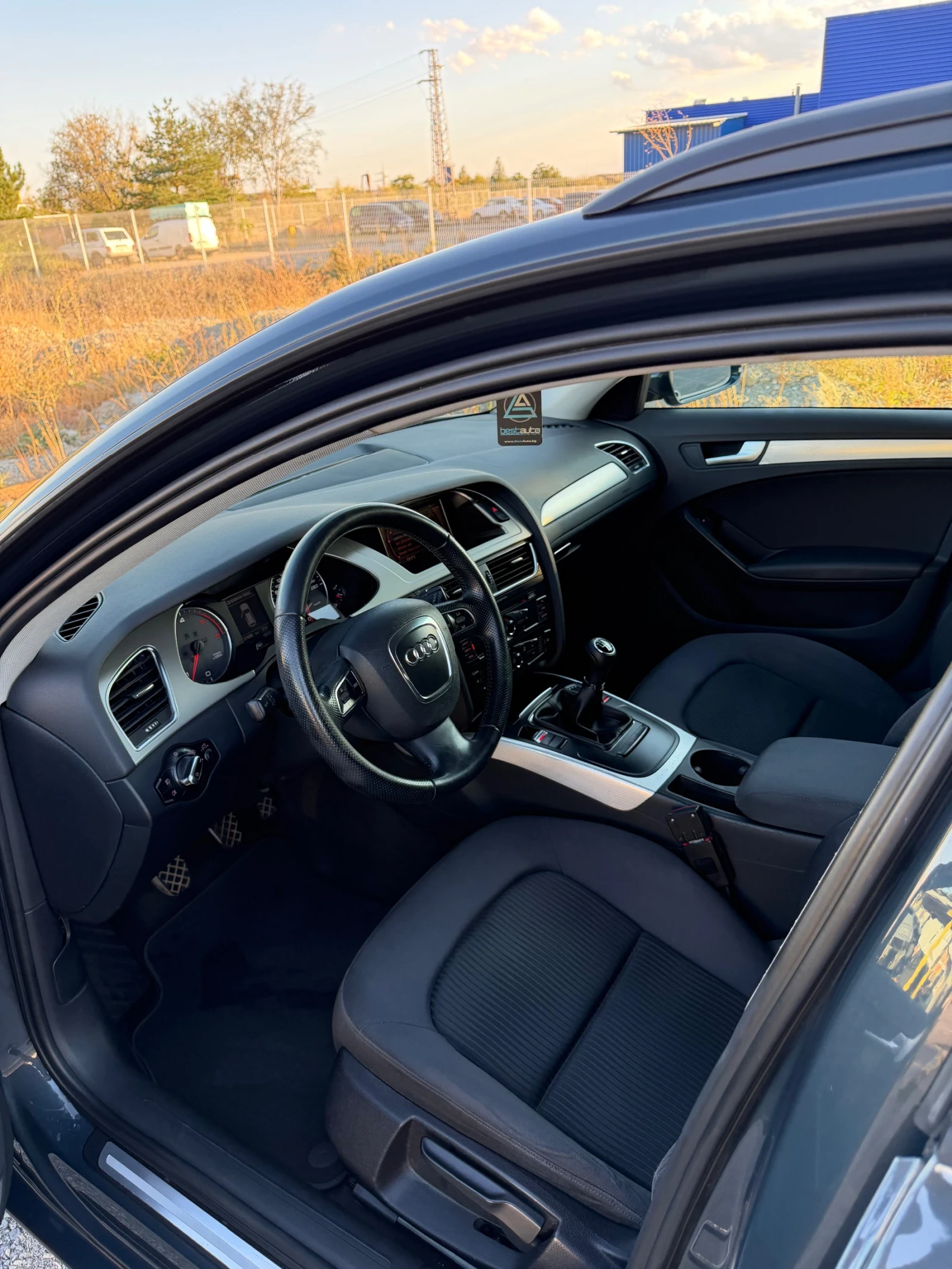 Audi A4 2.0 TDI, снимка 5 - Автомобили и джипове - 56004744