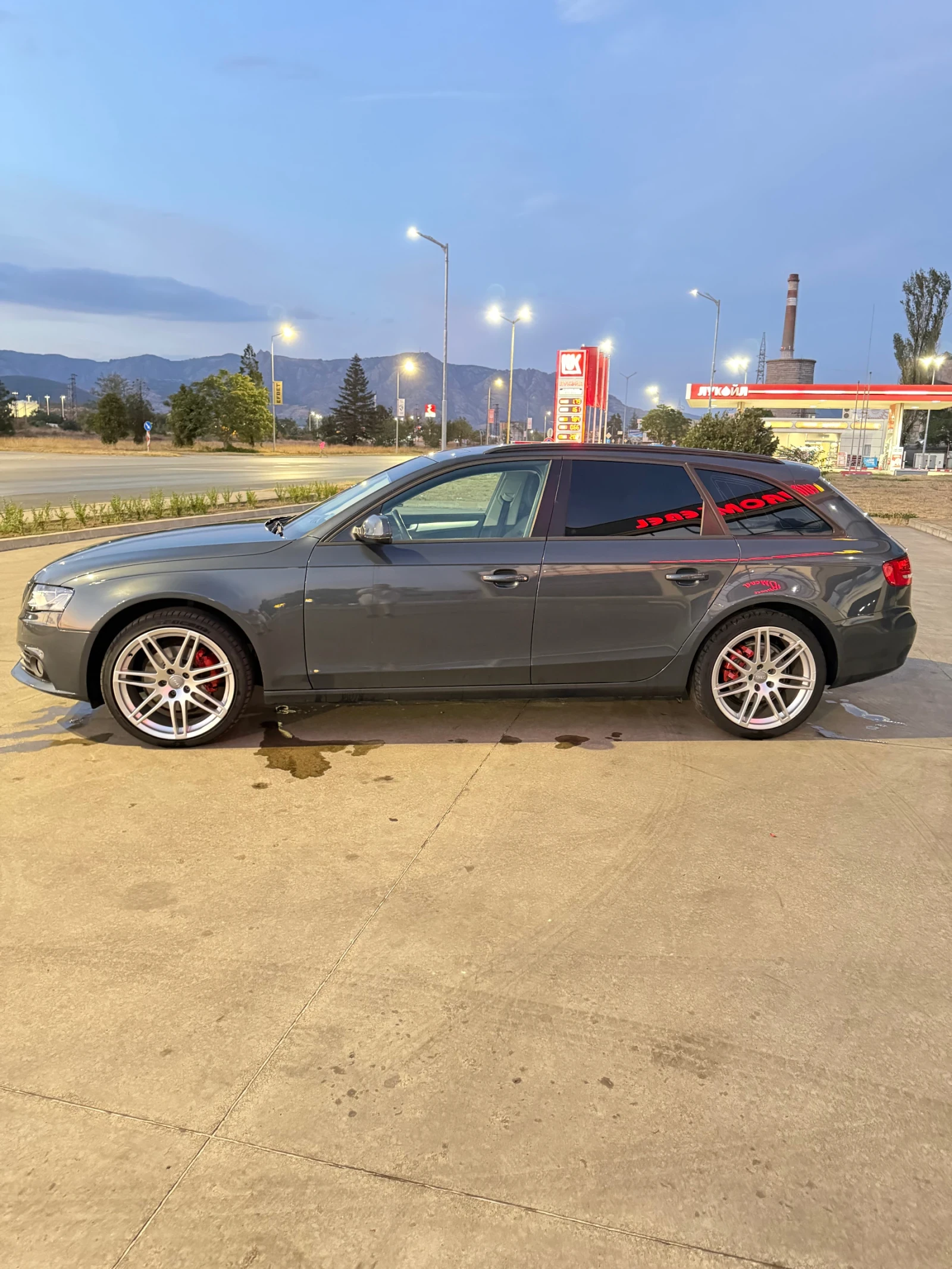 Audi A4 2.0 TDI, снимка 2 - Автомобили и джипове - 55943754