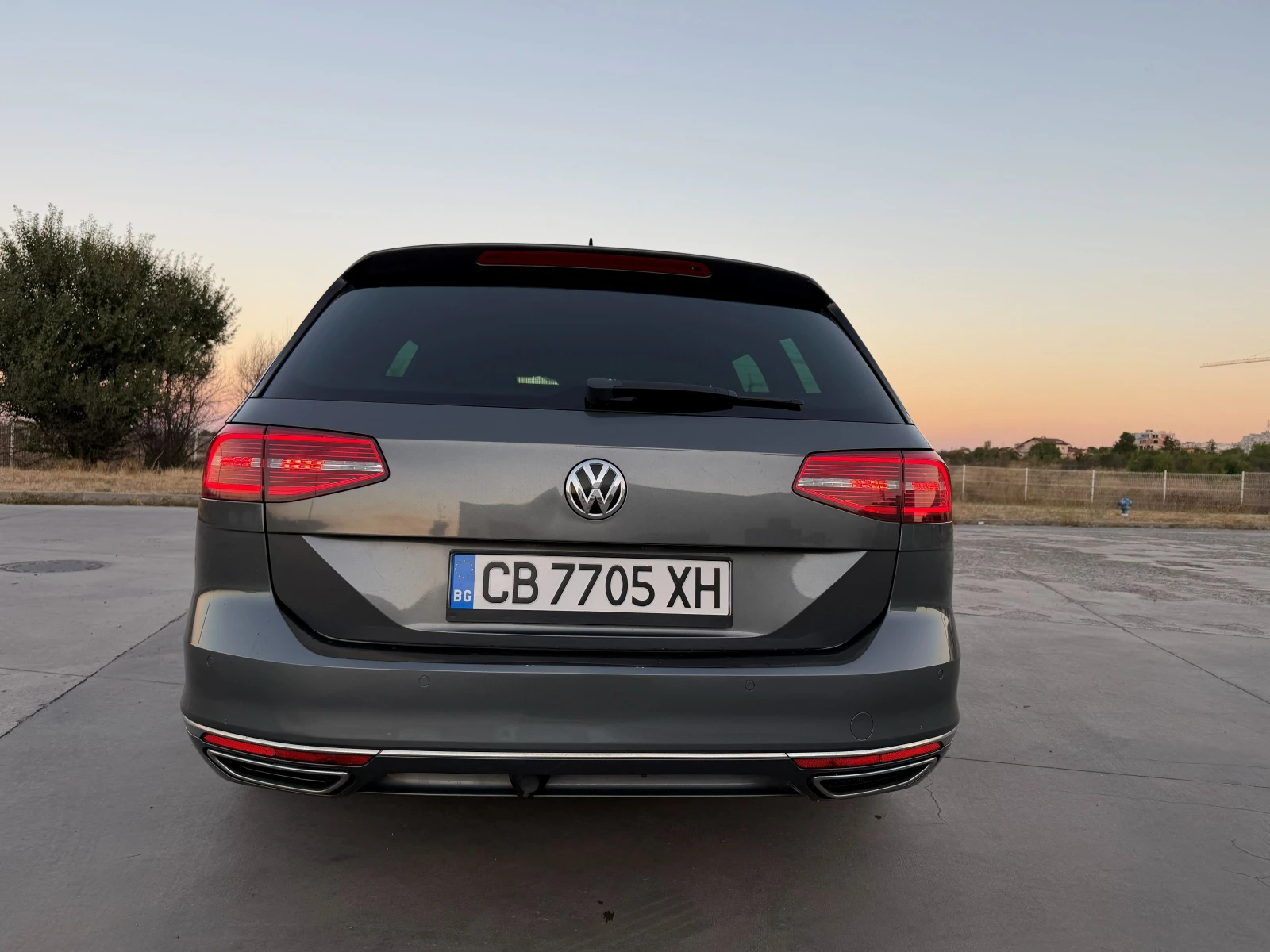 VW Passat 2.0 Bi-TDI 239hp R Line 4 motion DSG7, снимка 4 - Автомобили и джипове - 55973540