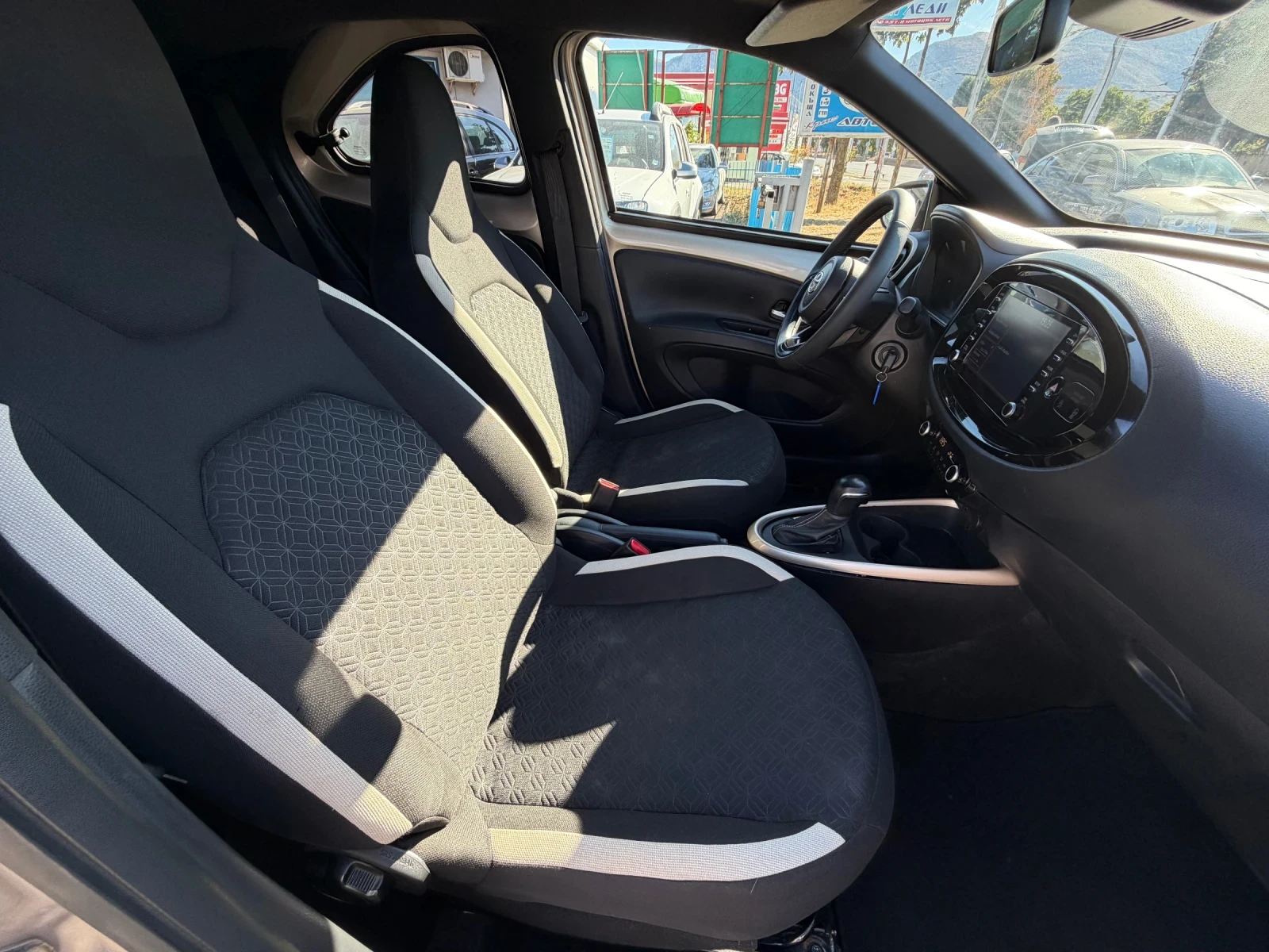 Toyota Aygo X  CVT PULSE, снимка 13 - Автомобили и джипове - 56080768