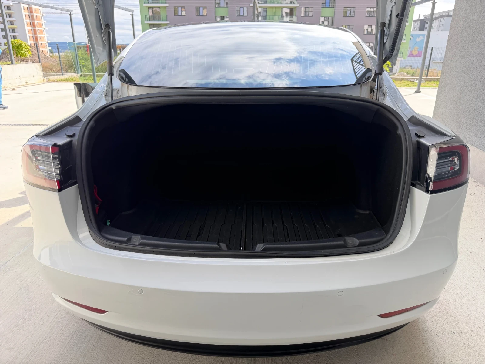 Tesla Model 3 Dual Motor/ Long Range, снимка 14 - Автомобили и джипове - 56183341