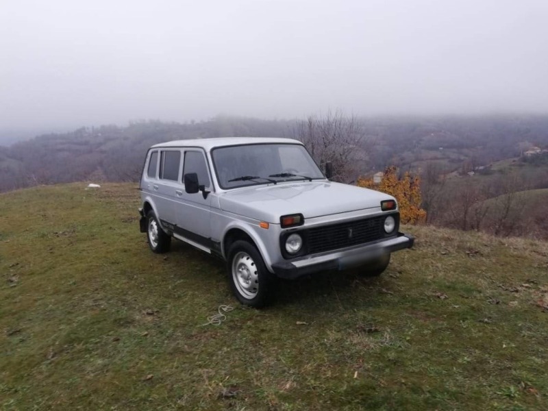 Lada Niva 1.7 i GAZ, снимка 1 - Автомобили и джипове - 45497141