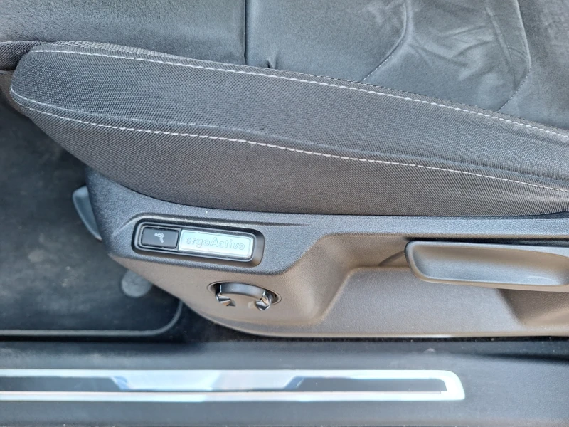 VW Tiguan, снимка 7 - Автомобили и джипове - 53077475