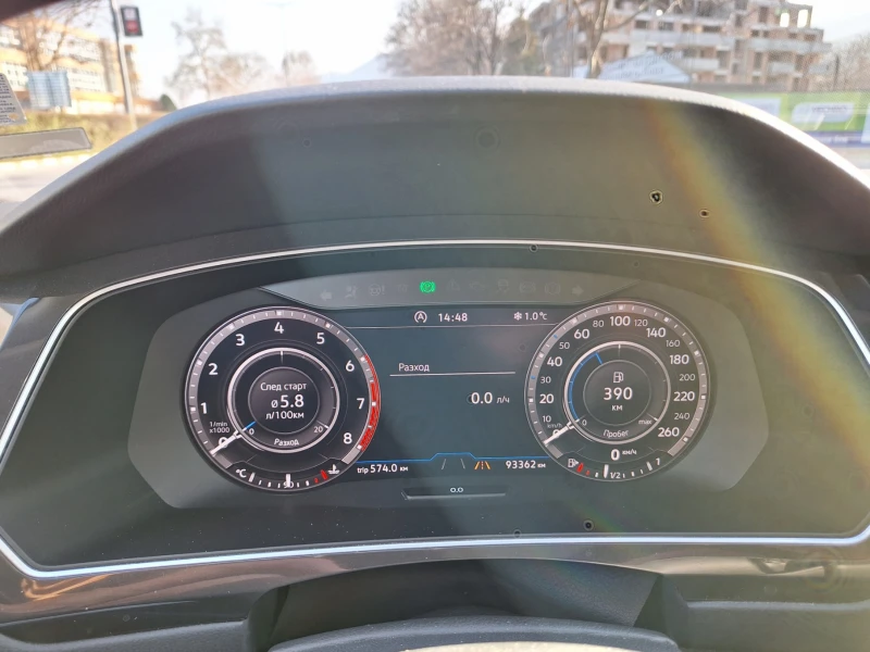 VW Tiguan, снимка 15 - Автомобили и джипове - 53077475