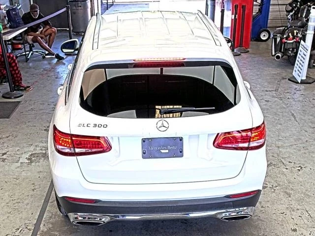 Mercedes-Benz GLC 300 RWD* ПЪРВИ СОБСТВЕНИК, снимка 6 - Автомобили и джипове - 47607569