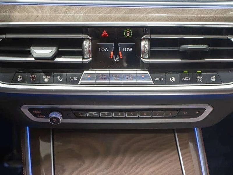 BMW X5 xDrive40i H/K DIS 360 LASER ВЪЗДУХ ОБДУХВАНЕ, снимка 17 - Автомобили и джипове - 55770887