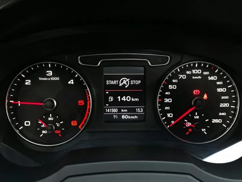 Audi Q3 2.0 TDI Quattro - САМО 30% АВАНС, снимка 16 - Автомобили и джипове - 56066418
