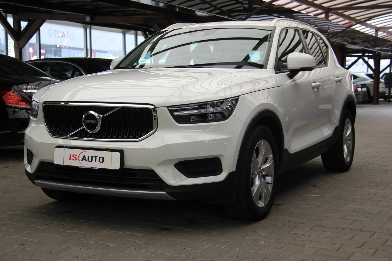 Volvo XC40 D4/AWD/Momentum, снимка 1