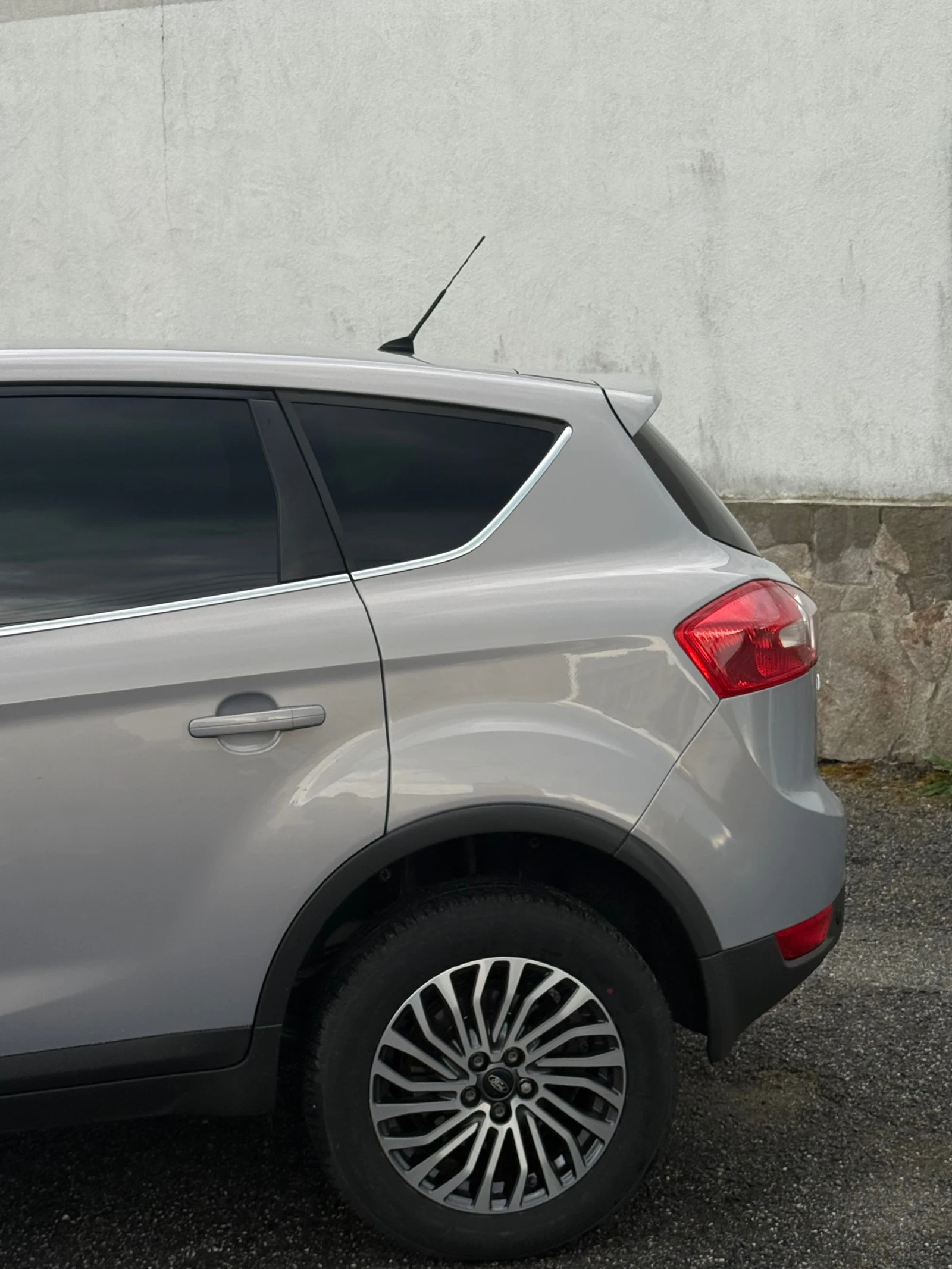 Ford Kuga  - изображение 2