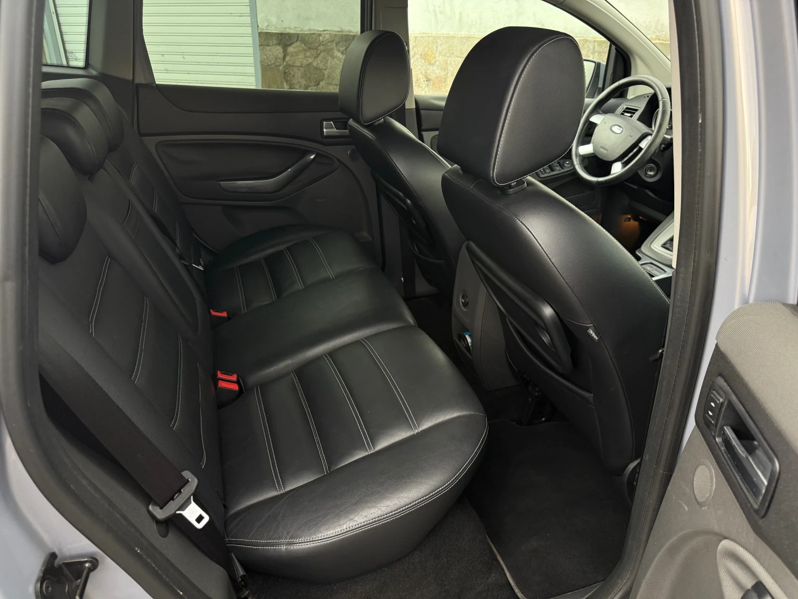 Ford Kuga  - изображение 9