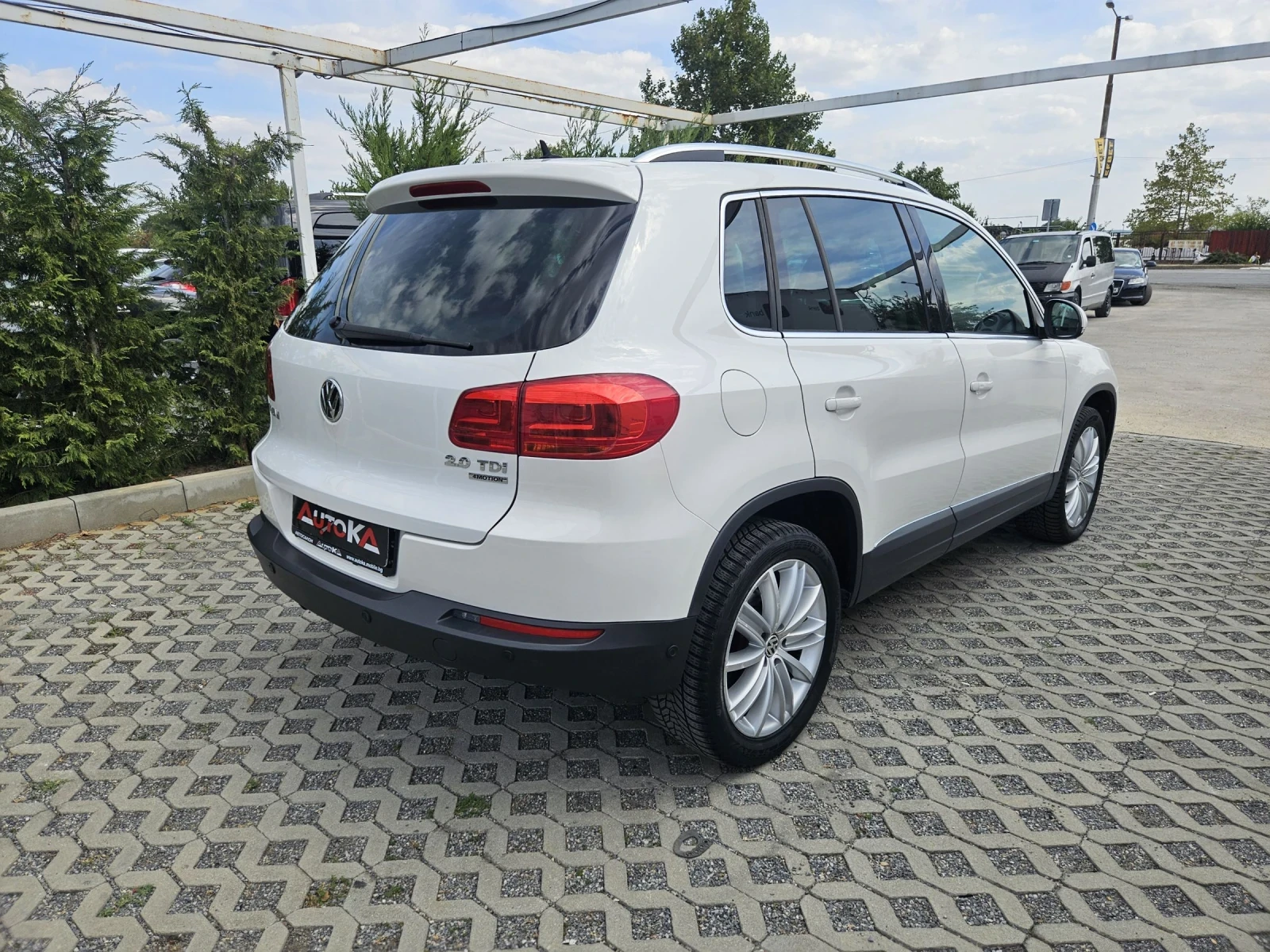 VW Tiguan 2.0TDI-140кс= АВТОМАТ= 4Х4= LED= ПАНОРАМА= KEYLESS - изображение 3
