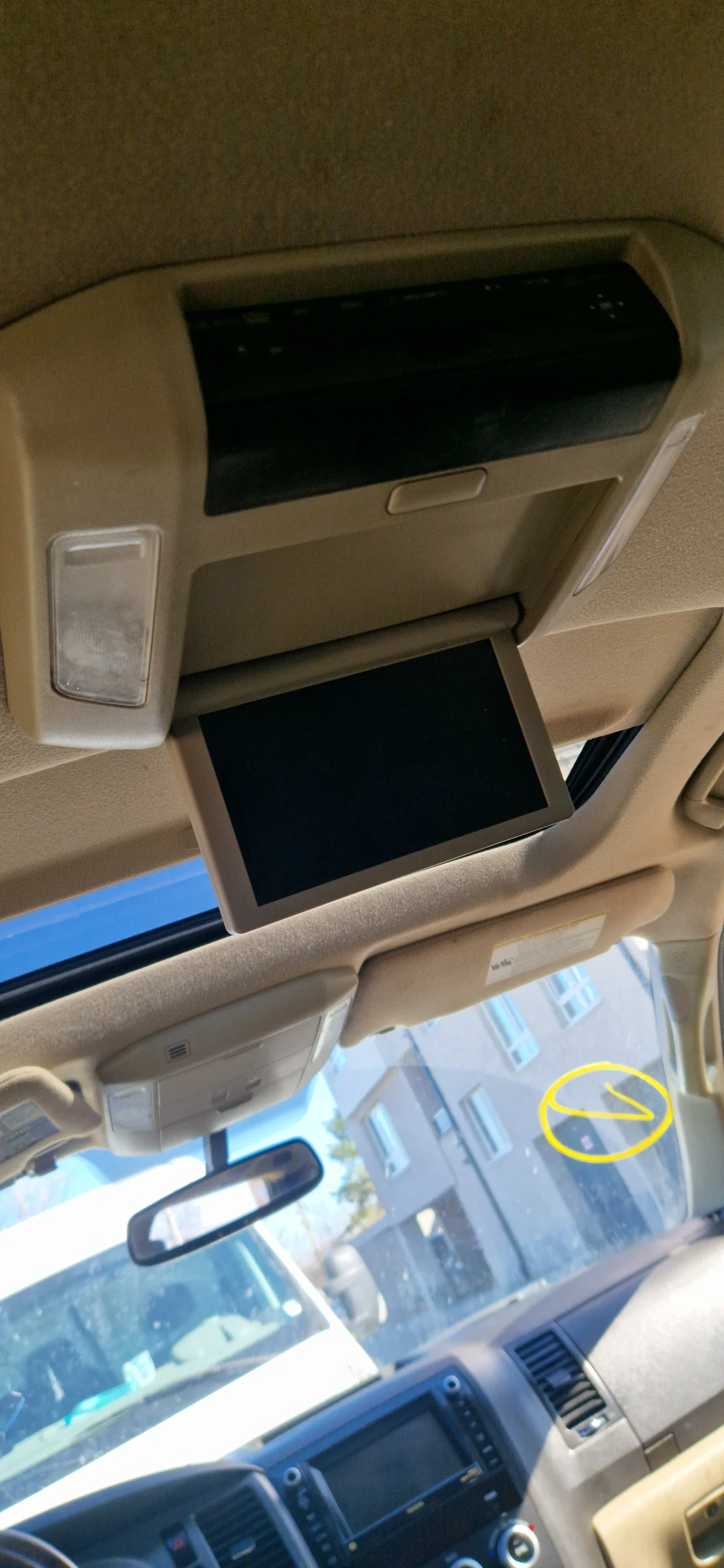 Toyota Sequoia Platinum 4x4 - изображение 2