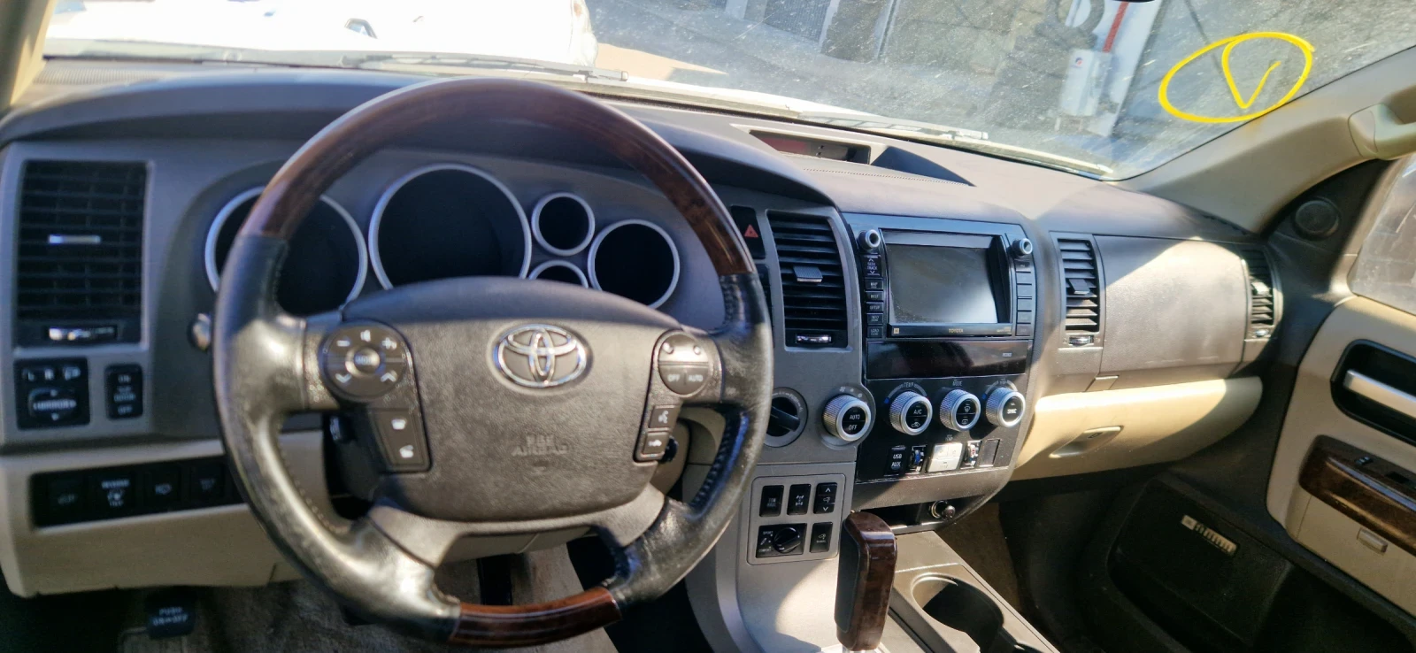 Toyota Sequoia Platinum 4x4 - изображение 4