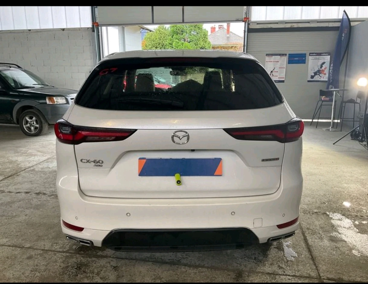 Mazda CX-60 3.3* E-SKYACTIV* TAKUMI* 4WD* 360CAM* PANORAMA* PO, снимка 3 - Автомобили и джипове - 53953335