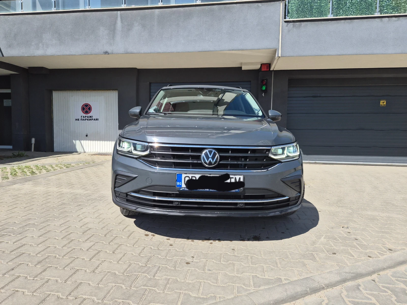 VW Tiguan Фабрична Гаранция-4х4-2.0TDI-А/Т, снимка 4 - Автомобили и джипове - 54440971