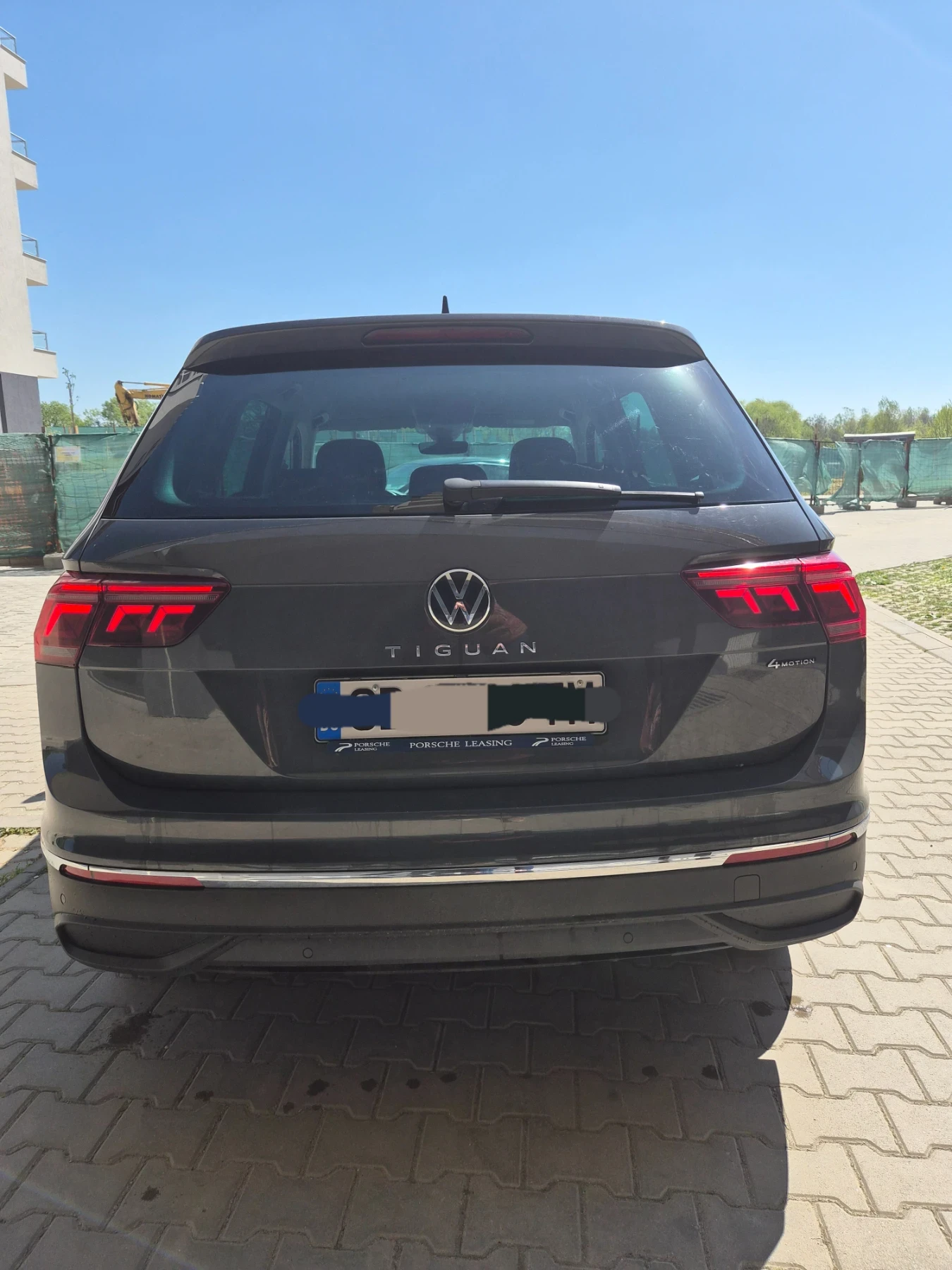 VW Tiguan Фабрична Гаранция-4х4-2.0TDI-А/Т, снимка 7 - Автомобили и джипове - 54440971