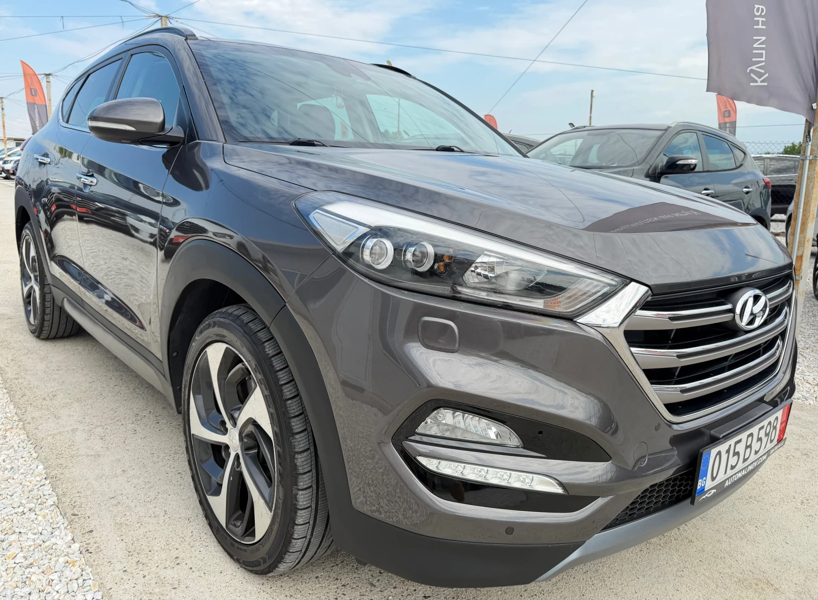 Hyundai Tucson Панорама, автомат, камера, нави, подгрев, снимка 3 - Автомобили и джипове - 55211559