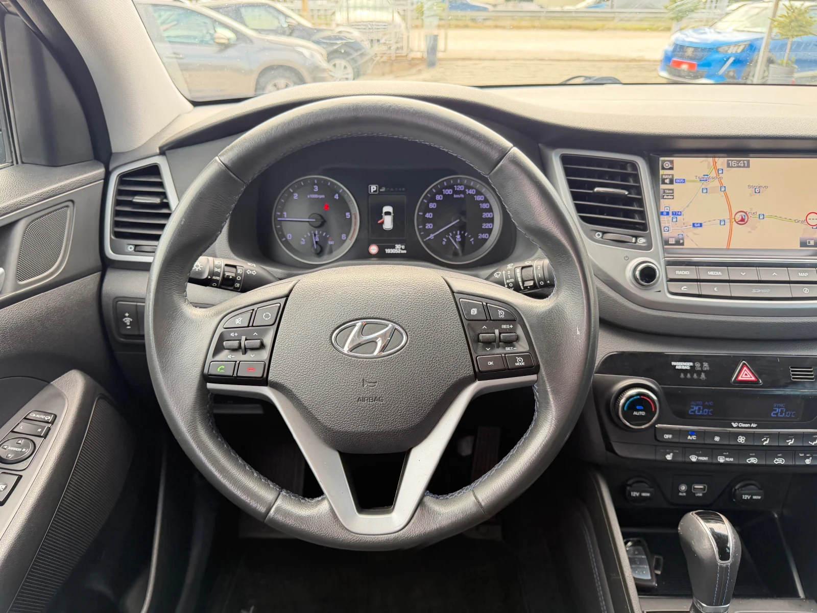 Hyundai Tucson Панорама, автомат, камера, нави, подгрев, снимка 10 - Автомобили и джипове - 55211559