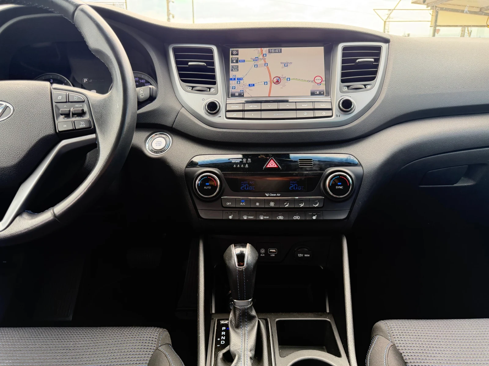 Hyundai Tucson Панорама, автомат, камера, нави, подгрев, снимка 11 - Автомобили и джипове - 55211559