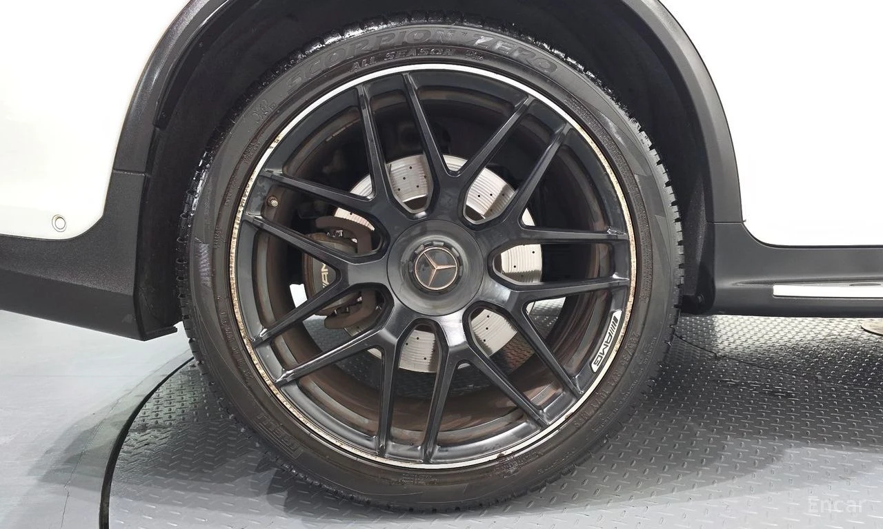 Mercedes-Benz GLE 63 AMG * ФИКСИРАНА ЦЕНА ДО БЪЛГАРИЯ * АВТОКРЕДИТ, снимка 7 - Автомобили и джипове - 55399093