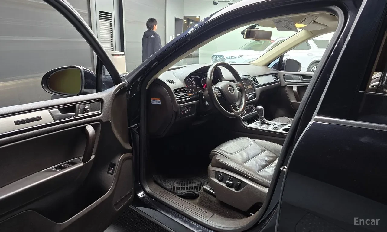 VW Touareg 4MOTION, снимка 7 - Автомобили и джипове - 55927635