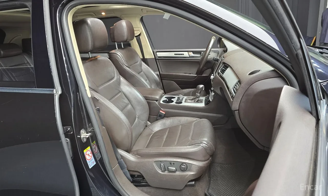 VW Touareg 4MOTION, снимка 9 - Автомобили и джипове - 55927635